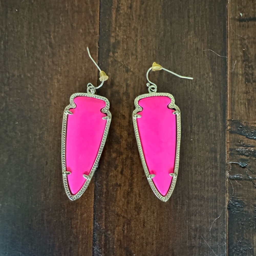 Kendra Scott Neon Pink and Gold Skylar Arrow drop Earrings